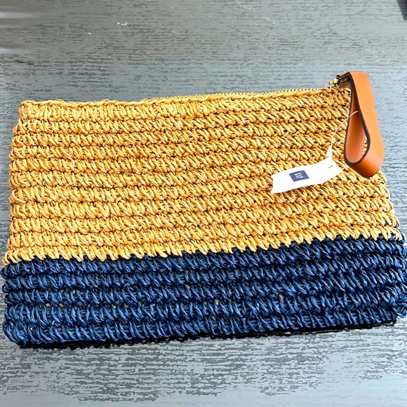 Raffia clutch by Gap. NWT. Great for spring, summer & fall!! - Picture 1 of 2